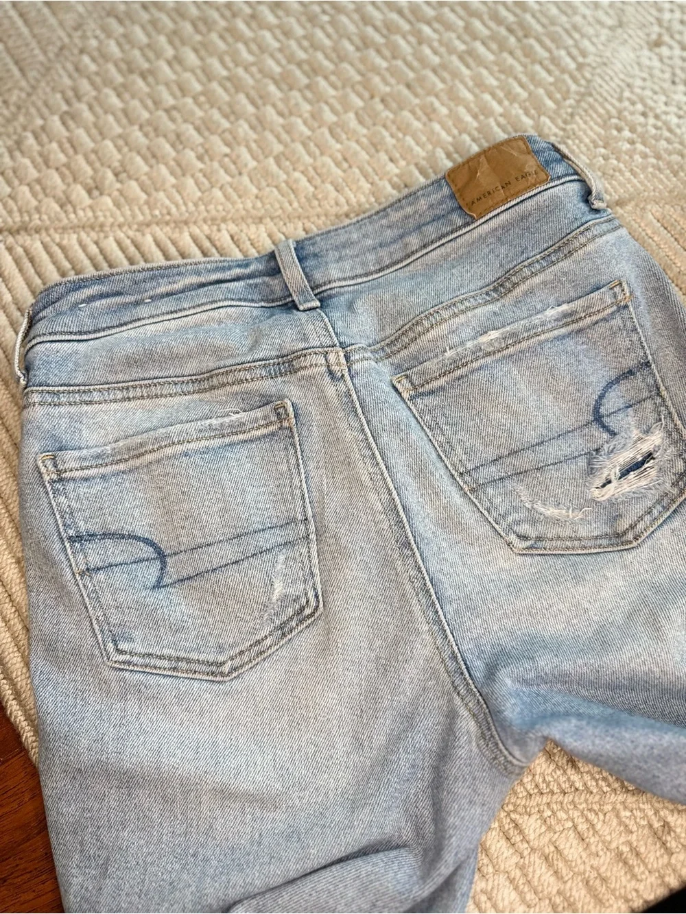 American Eagle High Rise Button Fly Distressed Jeans Light Wash Size 0